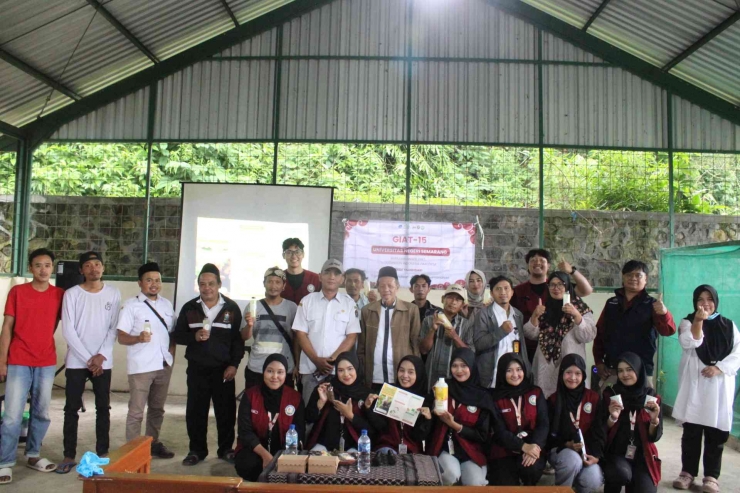 Kegiatan KKN (Budidaya Maggot alternatif pakan ternak)